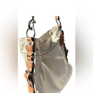 Retro Y2K Coach Zoe Leather Bag, off white /tan
W silver hardware